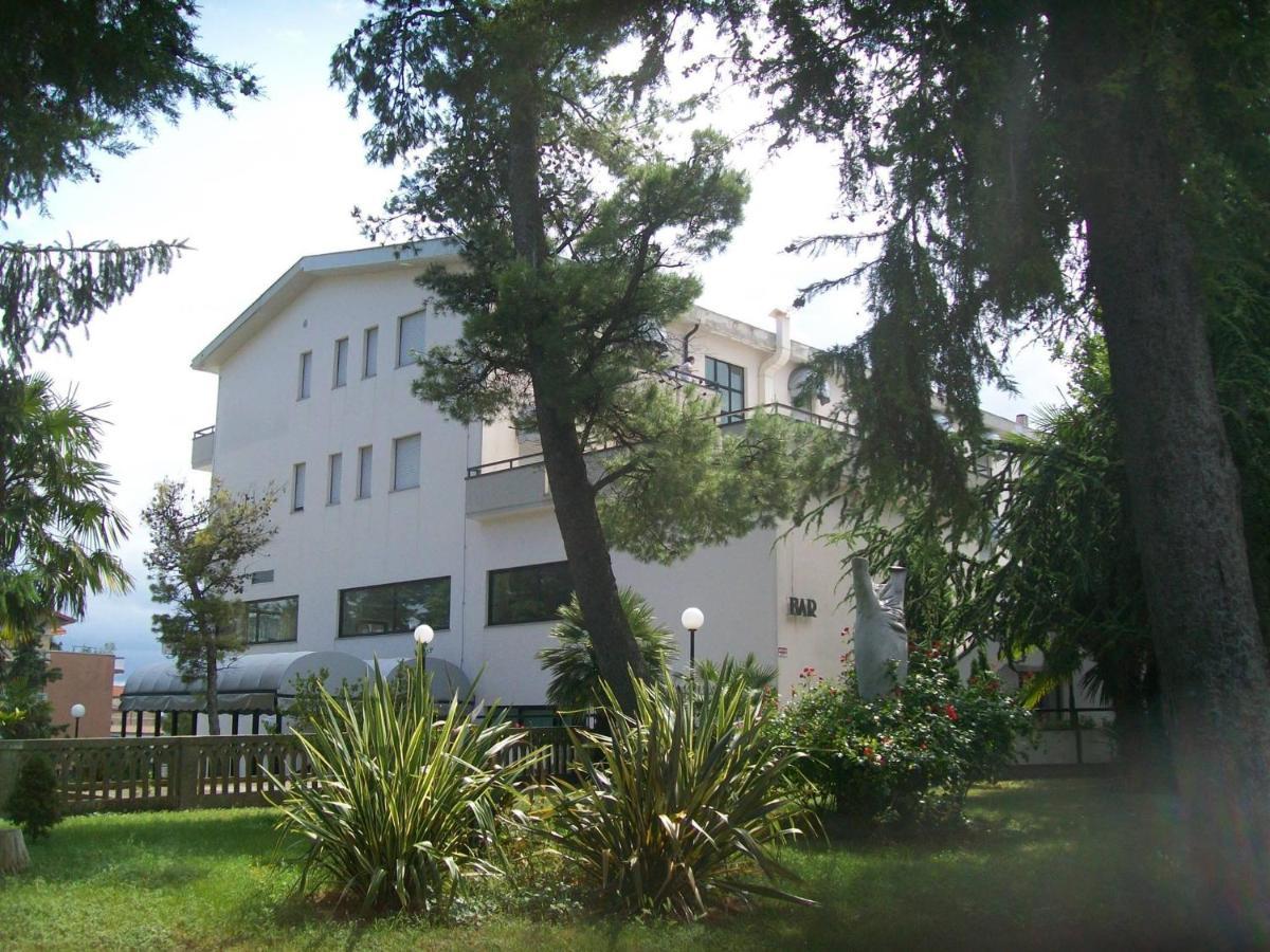 Hotel Du Parc Atri Εξωτερικό φωτογραφία