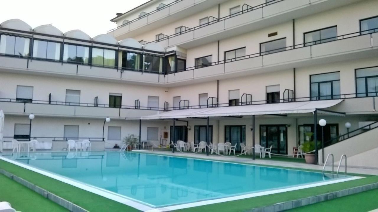 Hotel Du Parc Atri Εξωτερικό φωτογραφία